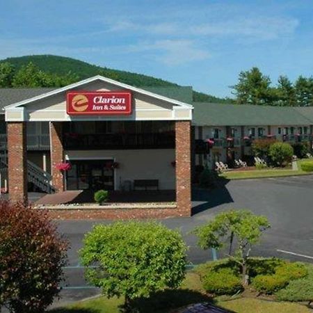 Clarion Inn & Suites At The Outlets Of Lake George Zewnętrze zdjęcie