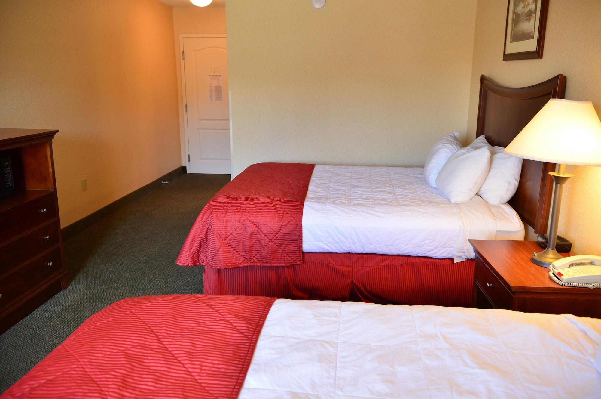 Clarion Inn & Suites At The Outlets Of Lake George Zewnętrze zdjęcie