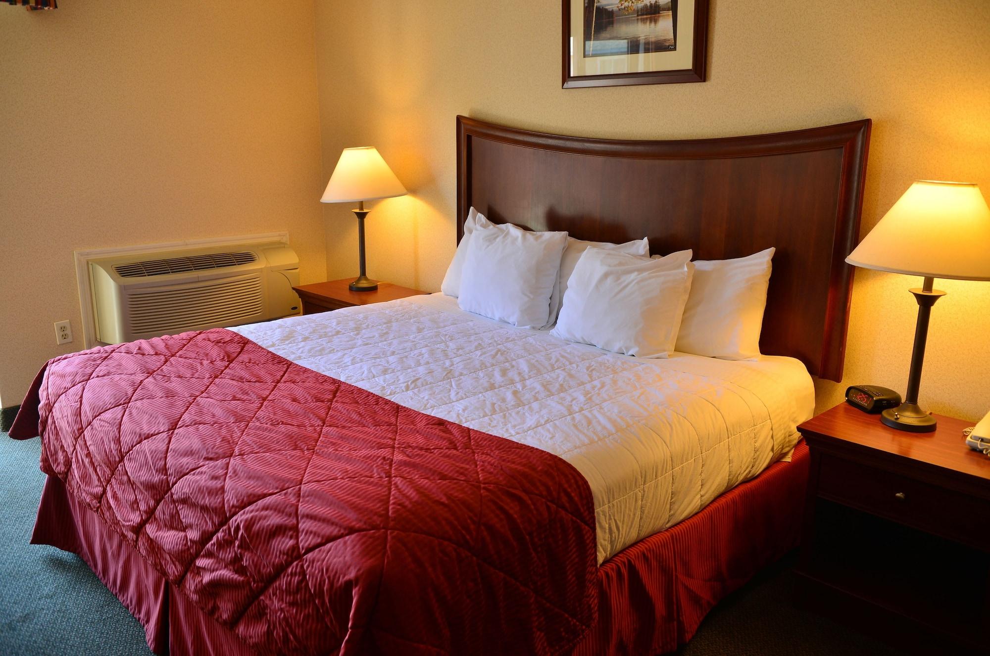 Clarion Inn & Suites At The Outlets Of Lake George Zewnętrze zdjęcie