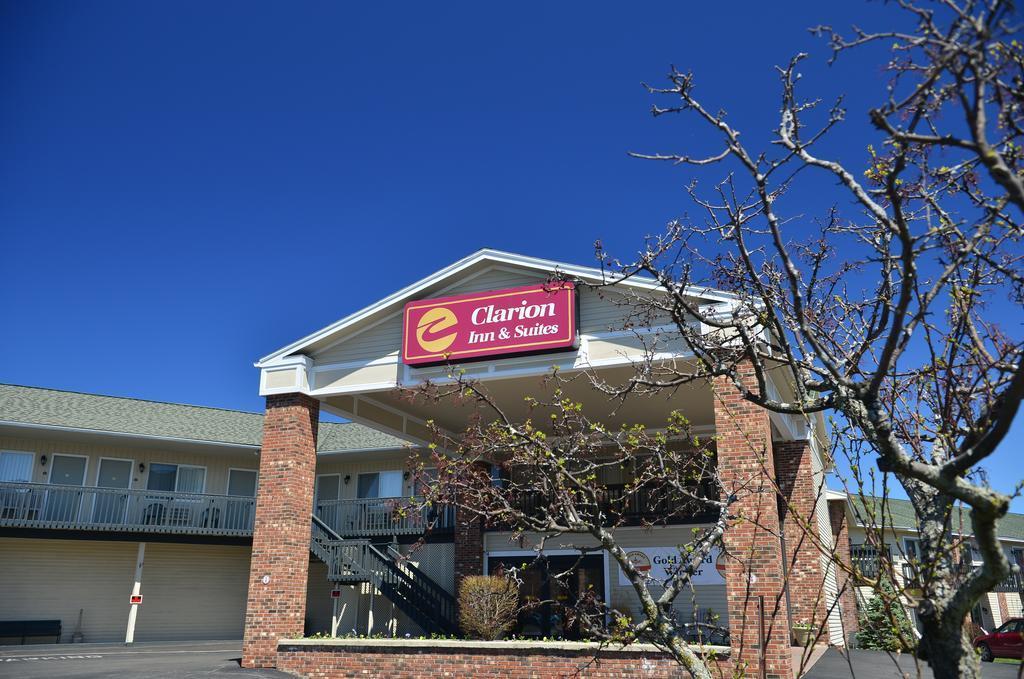 Clarion Inn & Suites At The Outlets Of Lake George Zewnętrze zdjęcie