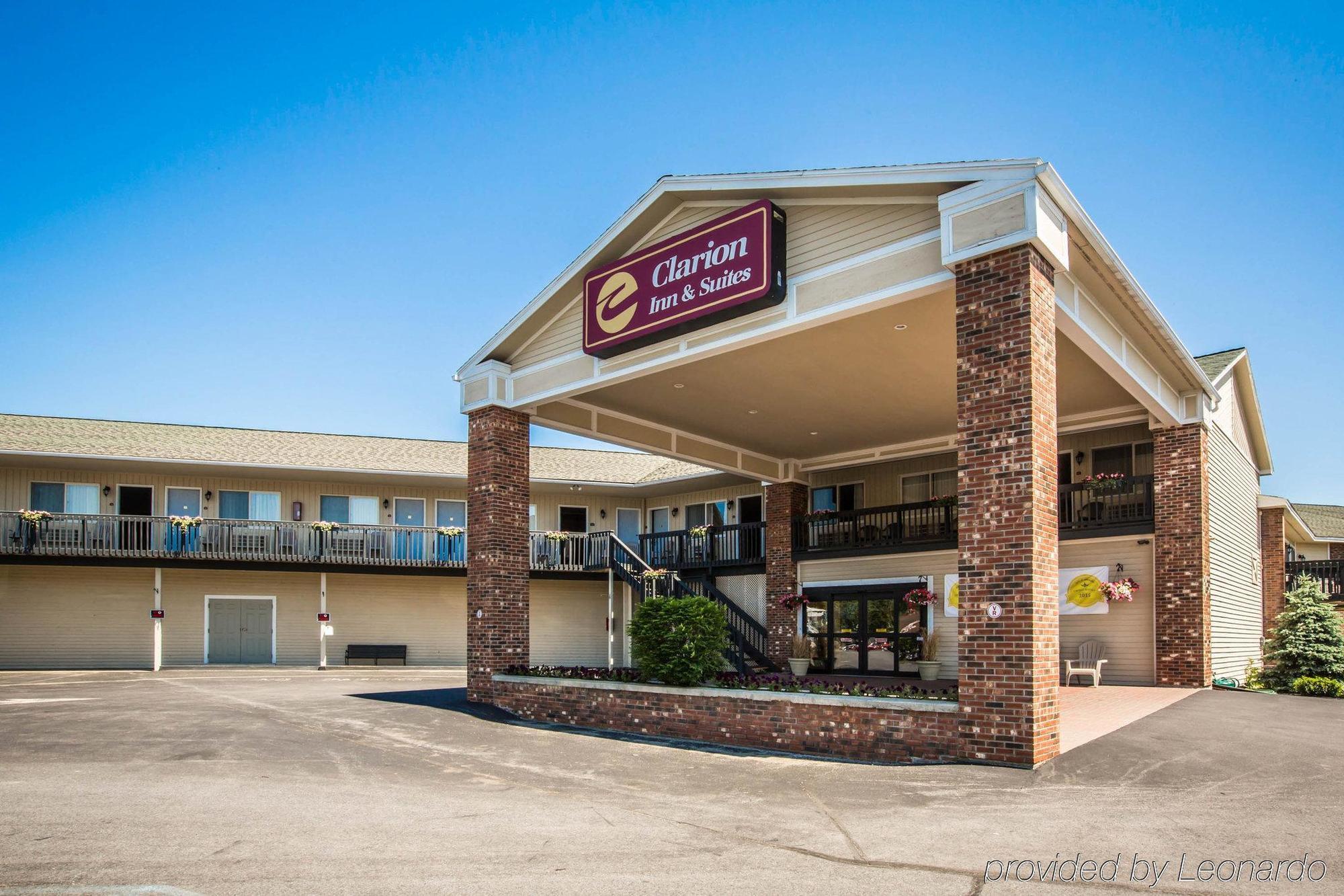 Clarion Inn & Suites At The Outlets Of Lake George Zewnętrze zdjęcie