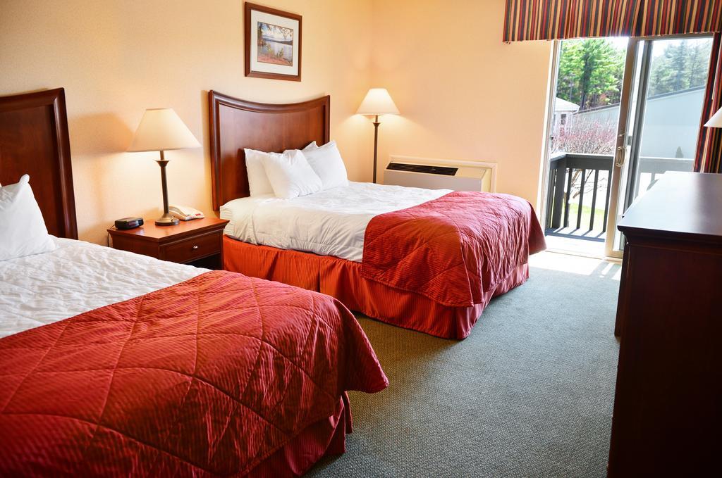 Clarion Inn & Suites At The Outlets Of Lake George Zewnętrze zdjęcie