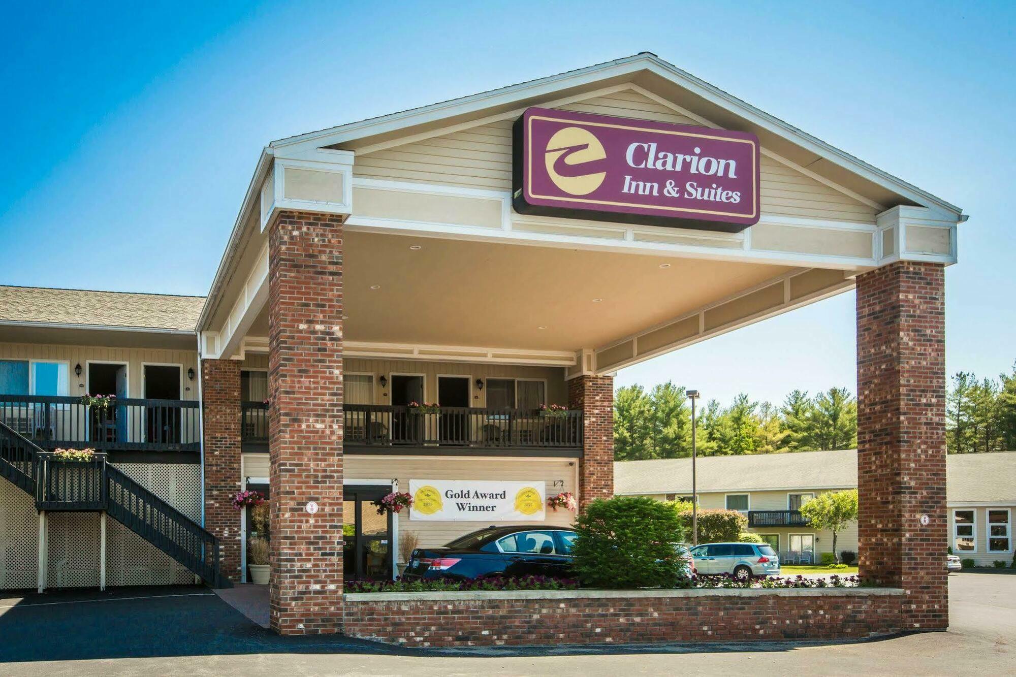 Clarion Inn & Suites At The Outlets Of Lake George Zewnętrze zdjęcie